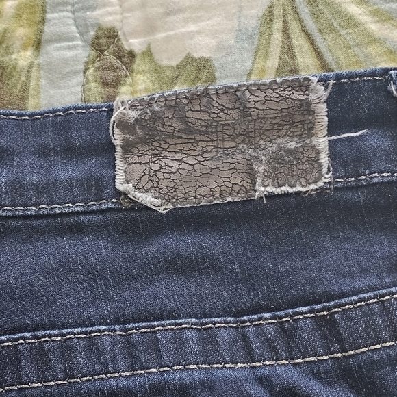 BKE PAYTON BOOT CUT METALLIC STITCH & RHINESTONE POCKET JEANS - Picture 9 of 10